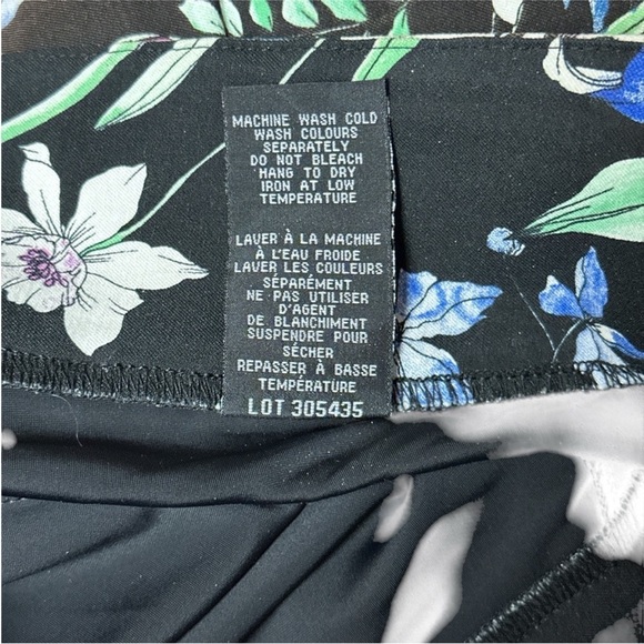 SC & CO stretch pull on Floral skort - Picture 6 of 7